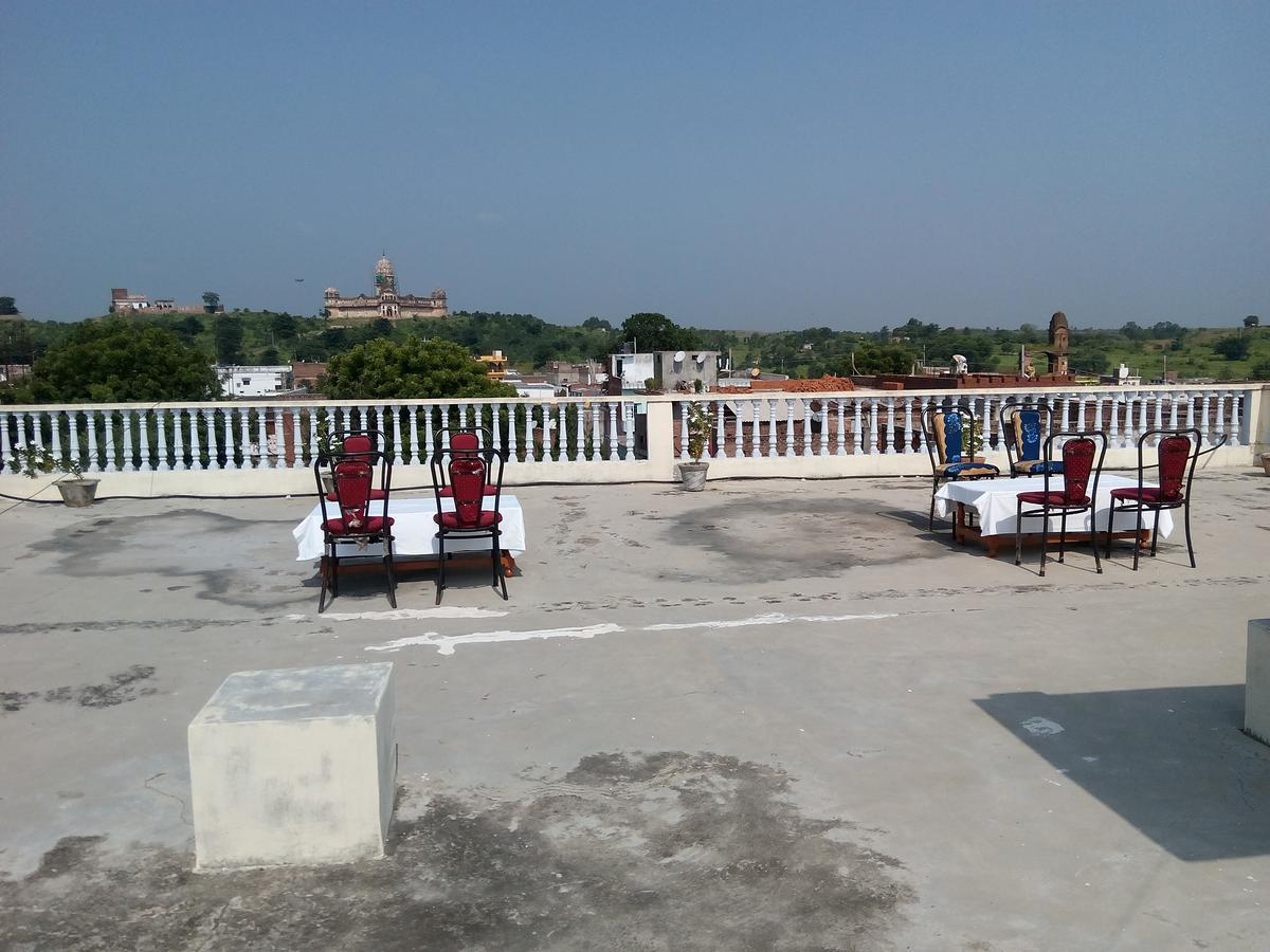 Hotel Shri Mahant Orchha 5 Mint Walking From Ram Raja Temple Eksteriør bilde